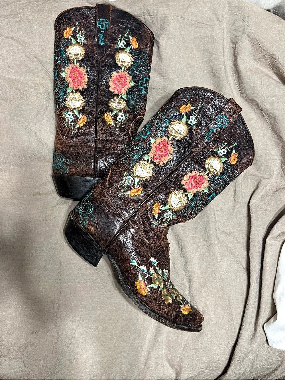 Women's Macie Bean Brown Floral Embroidered Cowgirl Boots
